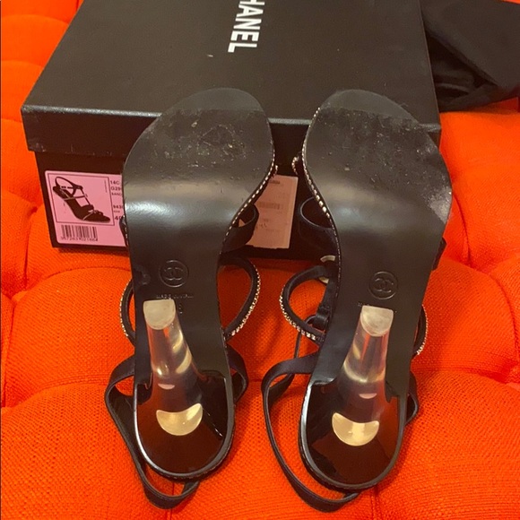 Chanel - Picture 15 of 16